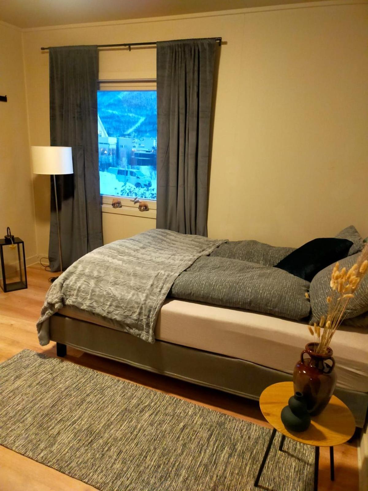Leilighet Pa Sor Tromsoya Room photo